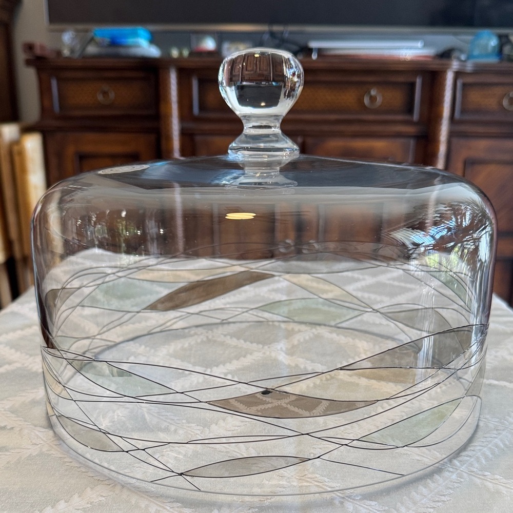 Elegant Stil Glass Cake Dome with Silver, Gold, Blue Accents
